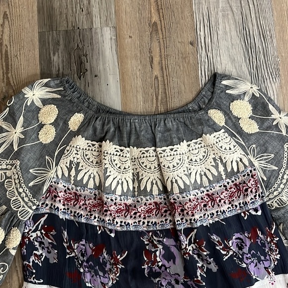 John Mark Boho Embroidered with Fringe trim Tunic with bell sleeves Size medium - Picture 5 of 11